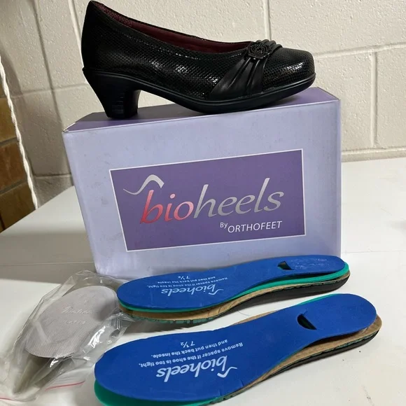 Black Women's Comfort Heel Pumps with Floral Accent NEW in box with xtra insoles - Picture 4 of 7